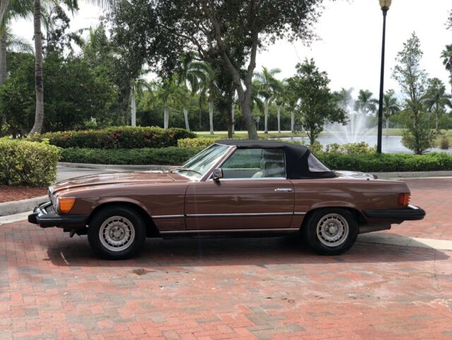 Mercedes-Benz SL-Class 1979 image number 4
