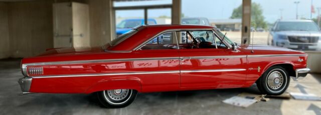 Ford Galaxie 1963 image number 0