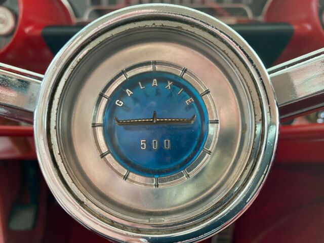 Ford Galaxie 1963 image number 16