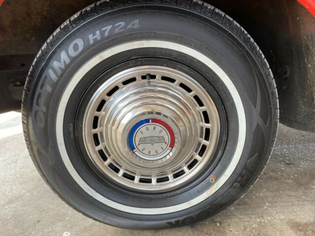 Ford Galaxie 1963 image number 22