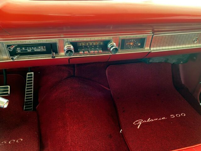 Ford Galaxie 1963 image number 38