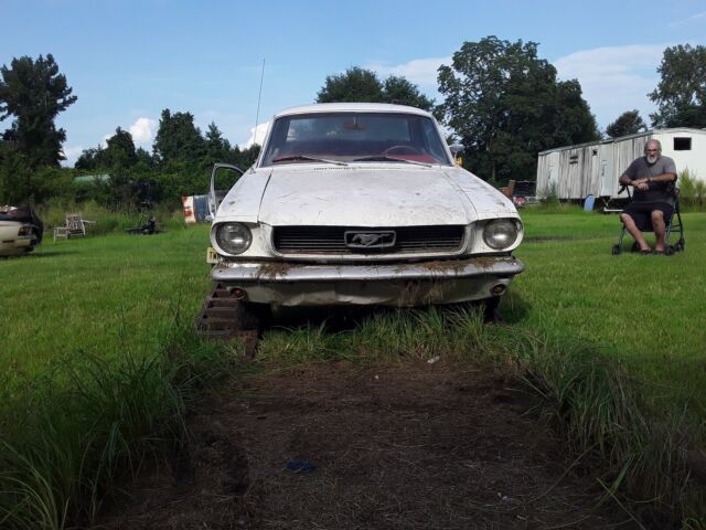 Ford Mustang 1965 image number 2