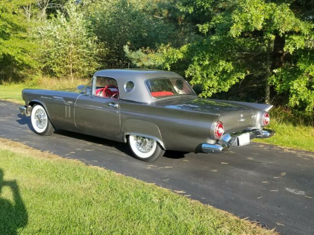 Ford Thunderbird 1957 image number 32