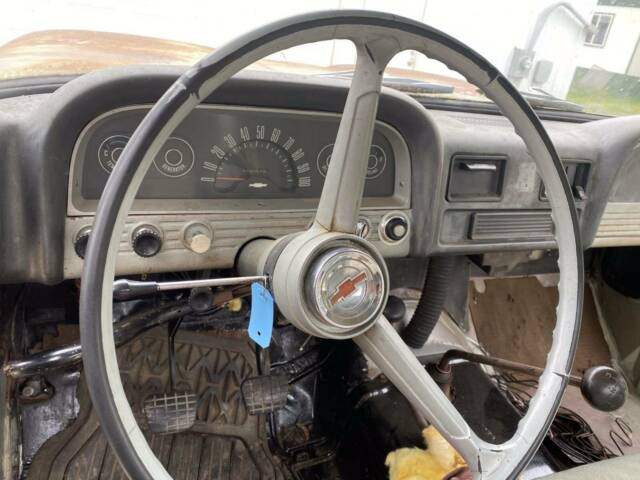 Chevrolet Apache 4x4 1961 image number 15