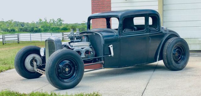 Ford Deuce 1932 image number 0