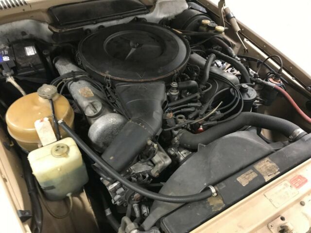Mercedes-Benz SL-Class 1973 image number 16