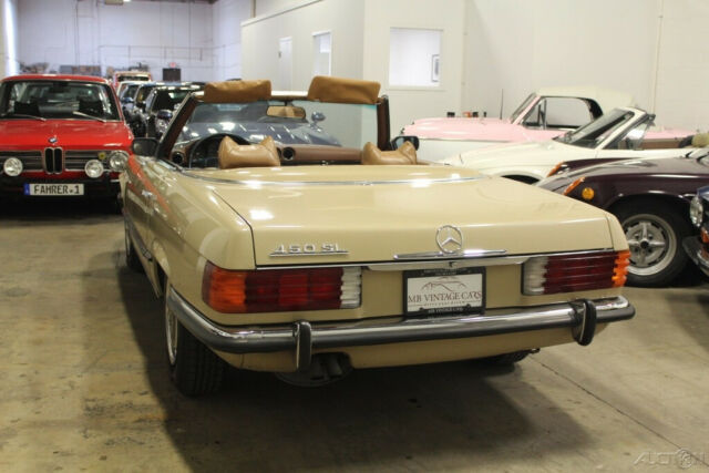 Mercedes-Benz SL-Class 1973 image number 27