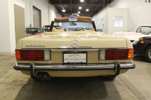 Mercedes-Benz SL-Class 1973 image number 29