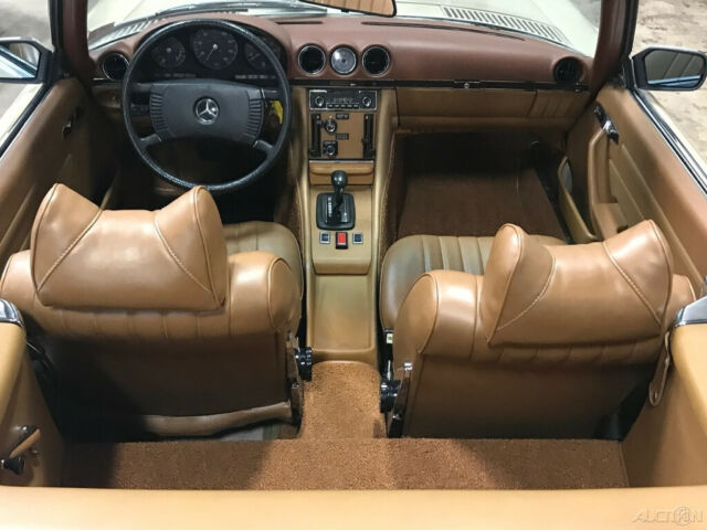 Mercedes-Benz SL-Class 1973 image number 33