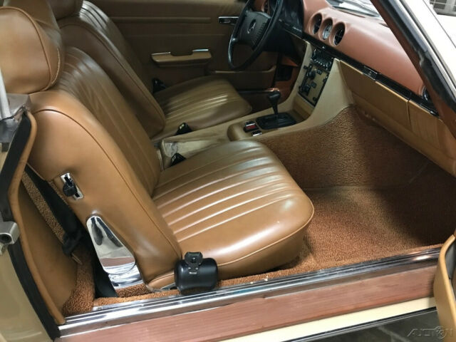 Mercedes-Benz SL-Class 1973 image number 37
