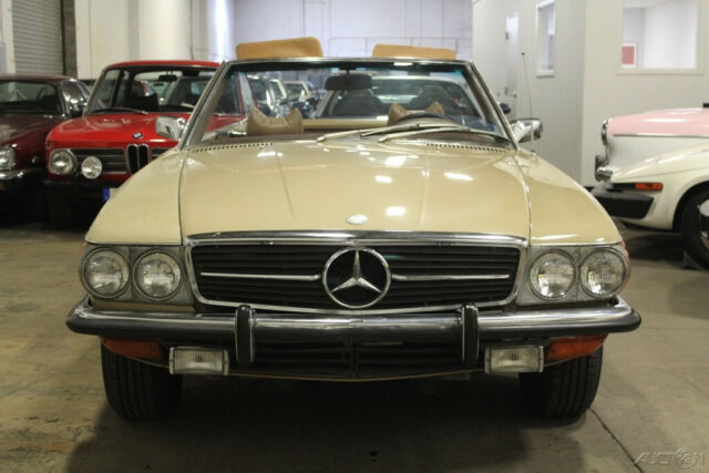 Mercedes-Benz SL-Class 1973 image number 4