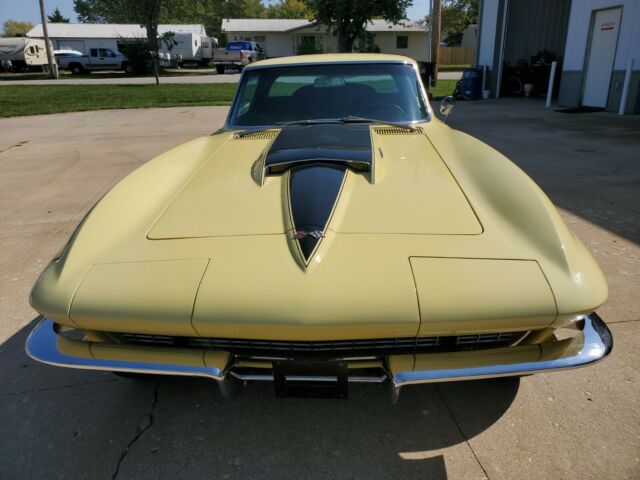 Chevrolet Corvette 1967 image number 21
