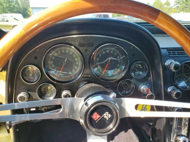 Chevrolet Corvette 1967 image number 31