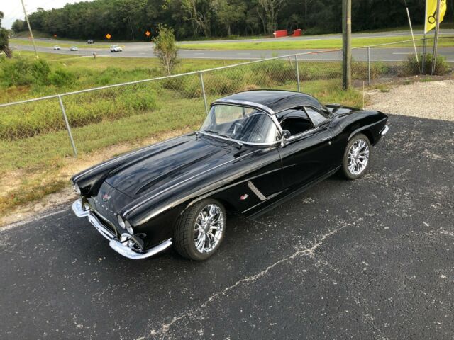 Chevrolet Corvette 1962 image number 22