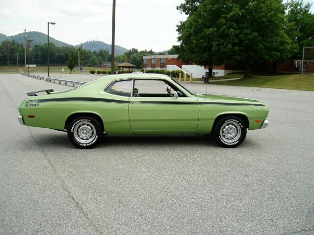 Plymouth Duster 1971 image number 1