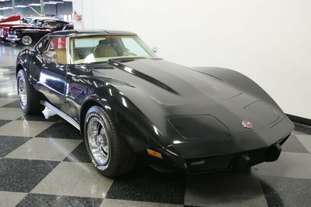 Chevrolet Corvette 1976 image number 17