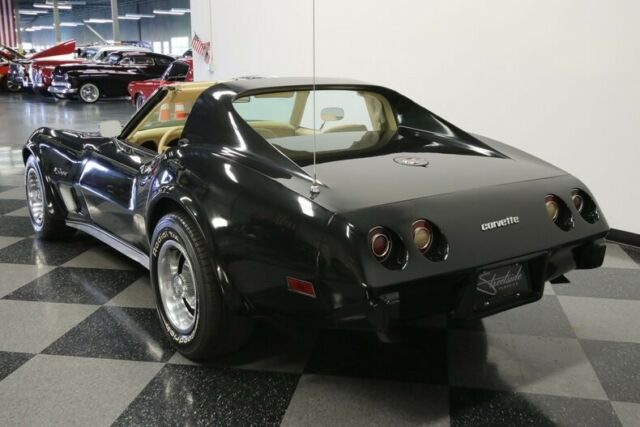 Chevrolet Corvette 1976 image number 9