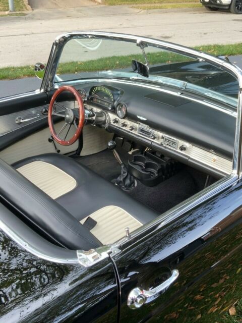 Ford Thunderbird 1955 image number 29