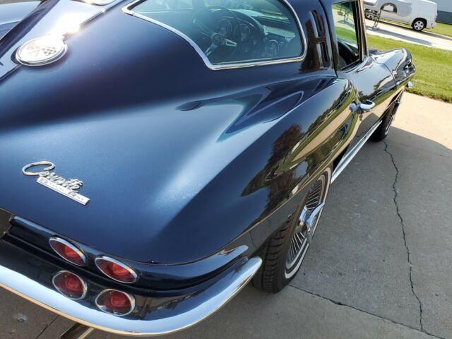 Chevrolet Corvette 1963 image number 29