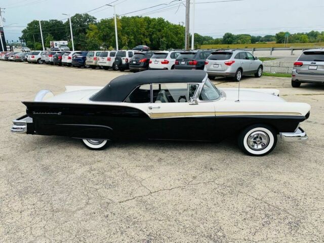 Ford Fairlane 1957 image number 11