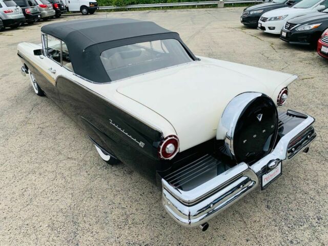 Ford Fairlane 1957 image number 17