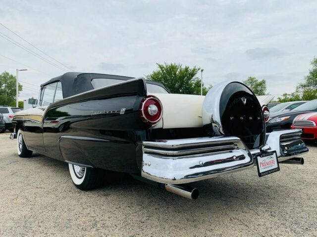 Ford Fairlane 1957 image number 18