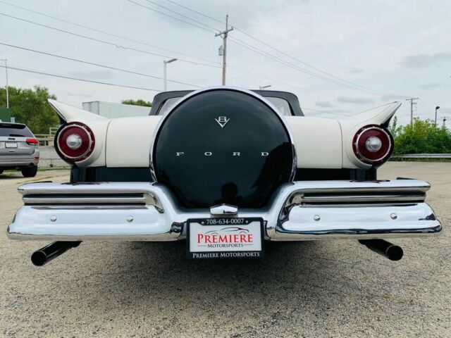 Ford Fairlane 1957 image number 20