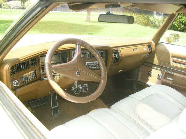 Buick LeSabre 1974 image number 45