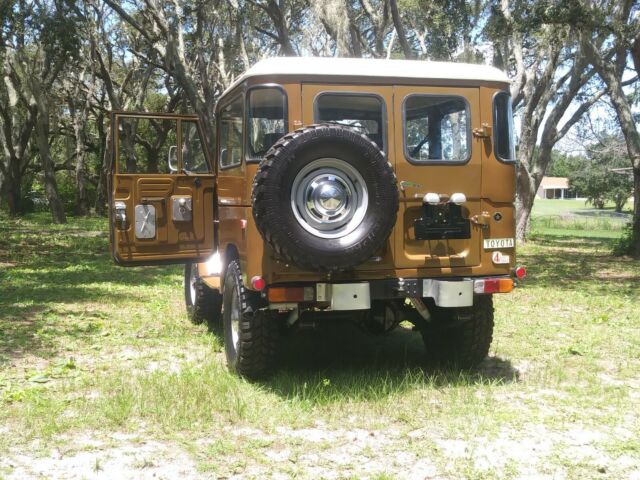 Toyota FJ Cruiser 1974 image number 1