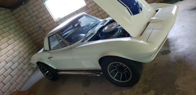 Chevrolet Corvette 1963 image number 0