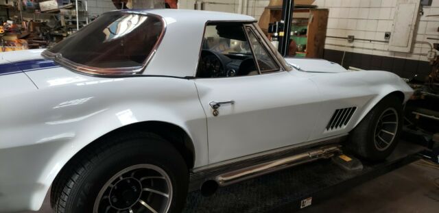 Chevrolet Corvette 1963 image number 2