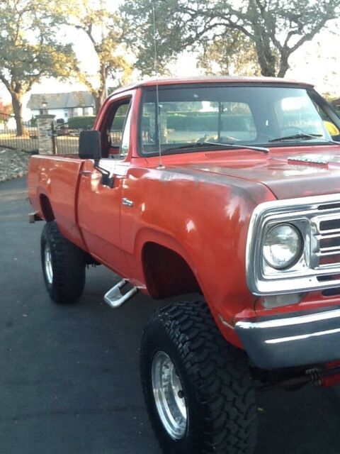 Dodge Power Wagon 1976 image number 27