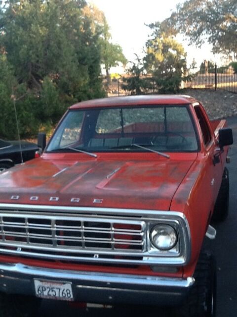 Dodge Power Wagon 1976 image number 29