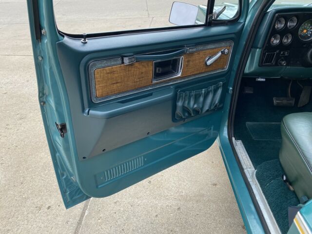 Chevrolet C-10 1977 image number 12