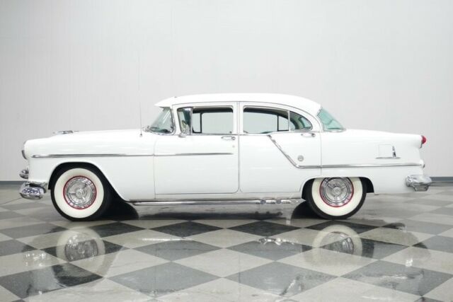 Oldsmobile Eighty-Eight 1954 image number 2