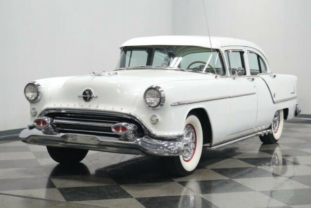 Oldsmobile Eighty-Eight 1954 image number 21