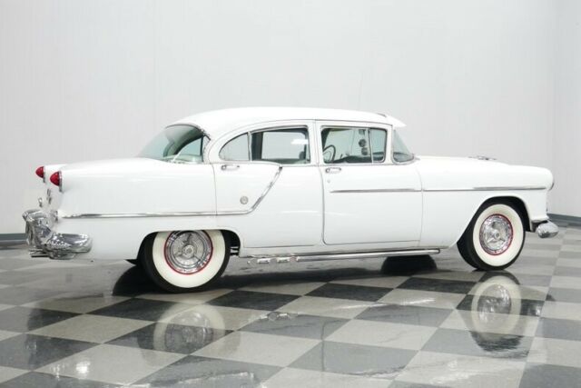Oldsmobile Eighty-Eight 1954 image number 39