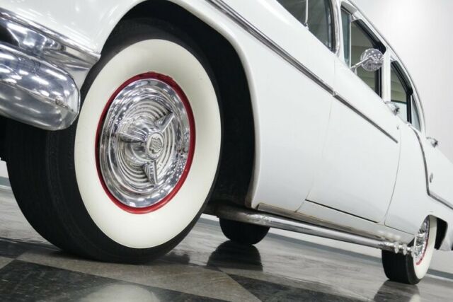 Oldsmobile Eighty-Eight 1954 image number 47