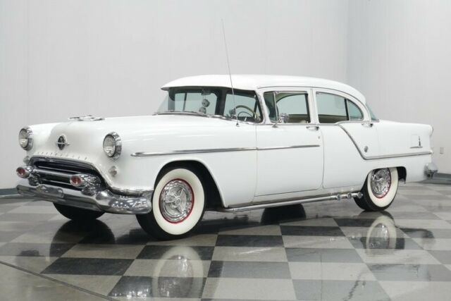 Oldsmobile Eighty-Eight 1954 image number 5