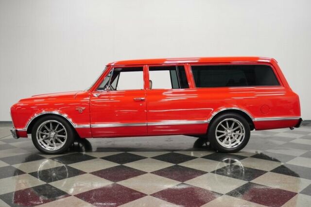 Chevrolet Suburban 1967 image number 2