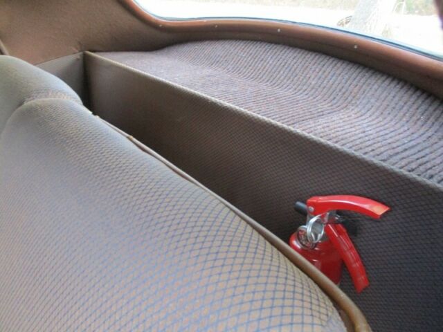 Dodge Business Coupe 1947 image number 13