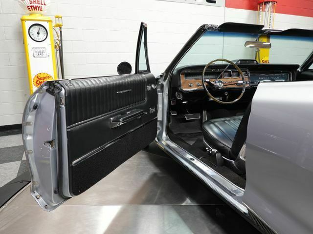 Pontiac Bonneville 1966 image number 3