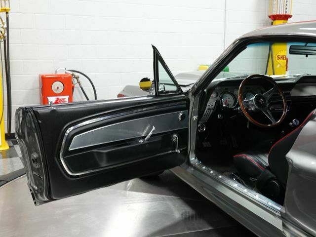 Ford Mustang 1967 image number 2