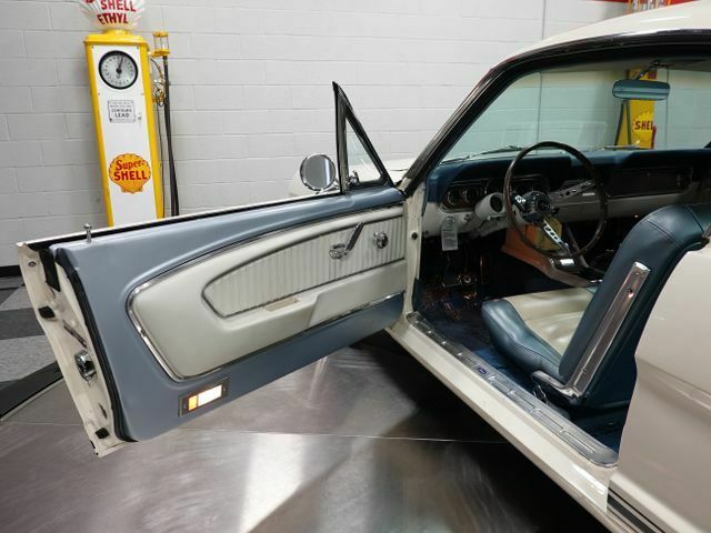 Ford Mustang 1966 image number 2