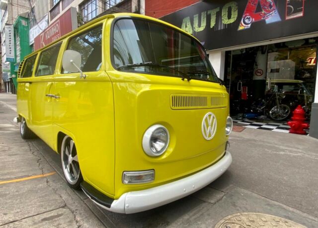 Volkswagen bus 1970 image number 7