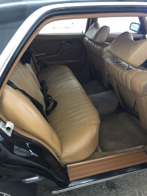 Mercedes-Benz 450SEL 1979 image number 15