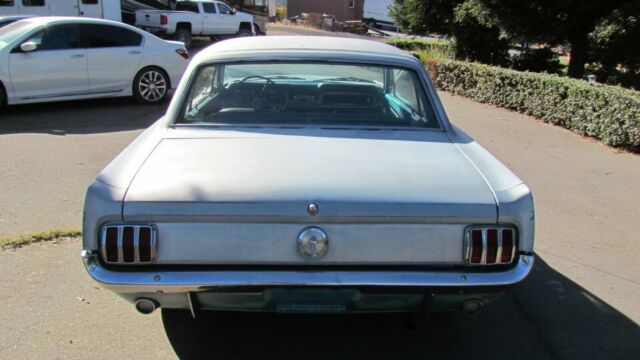 Ford Mustang 1966 image number 29