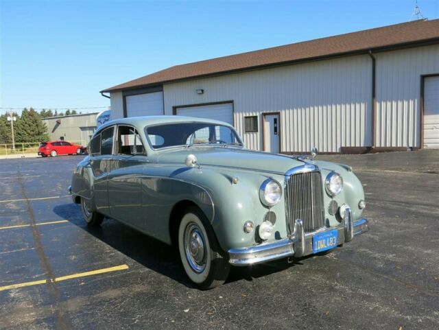 Jaguar Mark IX 1959 image number 16