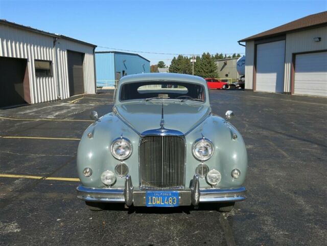 Jaguar Mark IX 1959 image number 17
