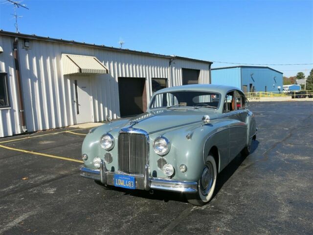 Jaguar Mark IX 1959 image number 18